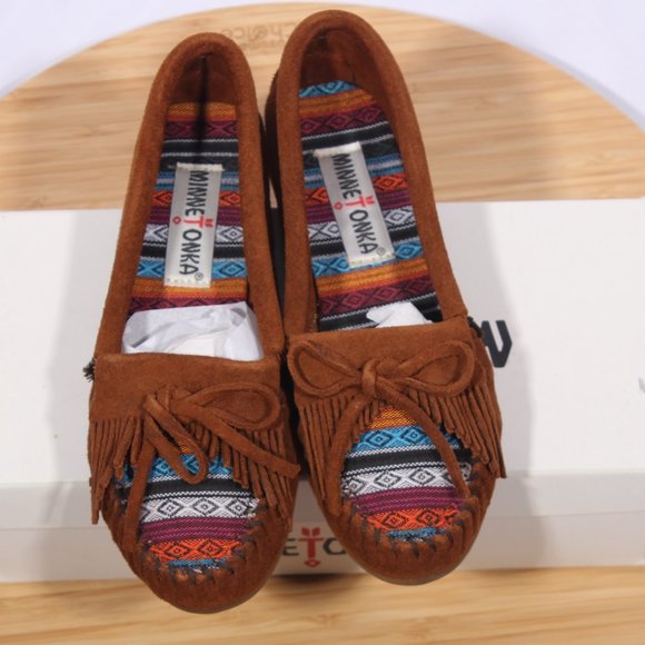 Minnetonka Shoes - MINNETONKA Arizona Kilty Shoes Size 6